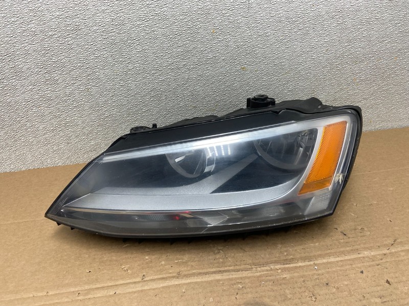 2011 to 2014 Volkswagen Jetta Left Driver LH Headlight Halogen OEM AB4591 DW