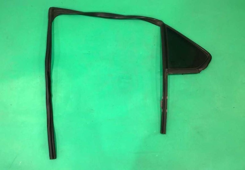 10 11 12 13 14 15 16 17 EQUINOX DRIVER LEFT VENT GLASS OEM 3481-23