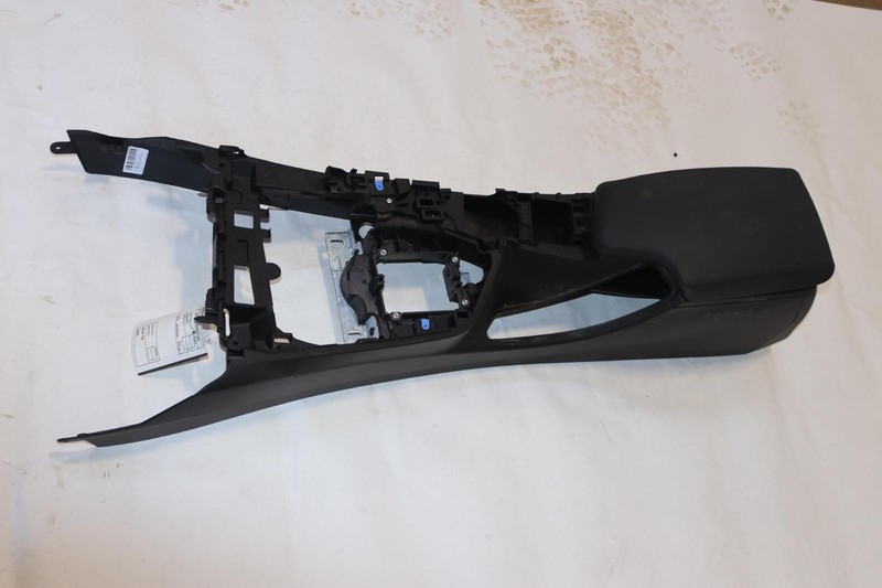 2017-2020 BMW 430I F33 CONVERTIBLE FRONT CENTER CONSOLE W/ ARMREST OEM