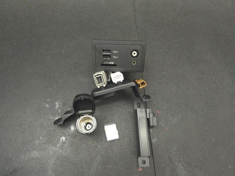 AUX Audio SD Dual USB Adapter 2019 Infiniti Q50 284H3-4GA0C 2017 2018