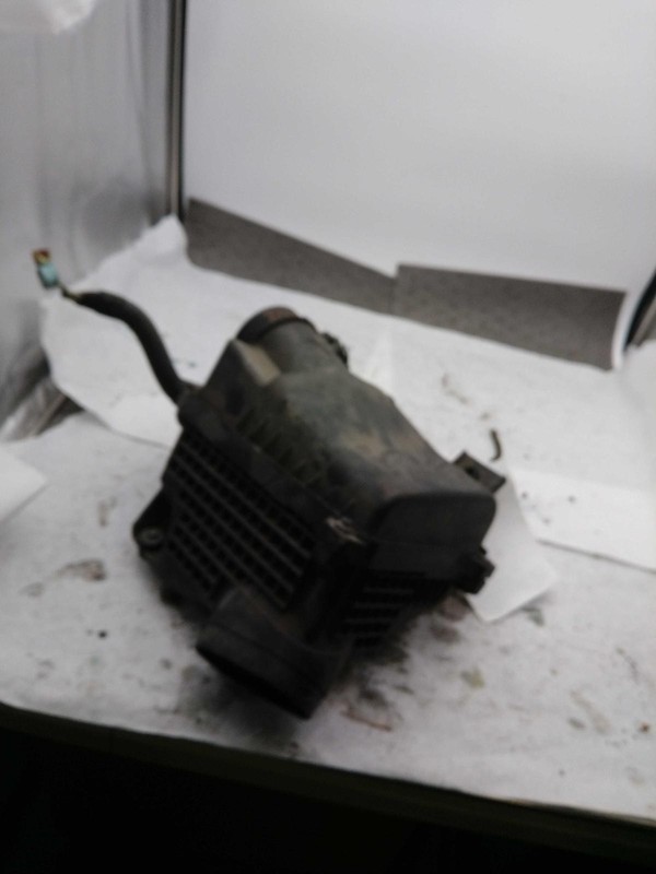 Used Air Cleaner Assembly fits: 2012 Honda Crosstour 3.5 Grade B