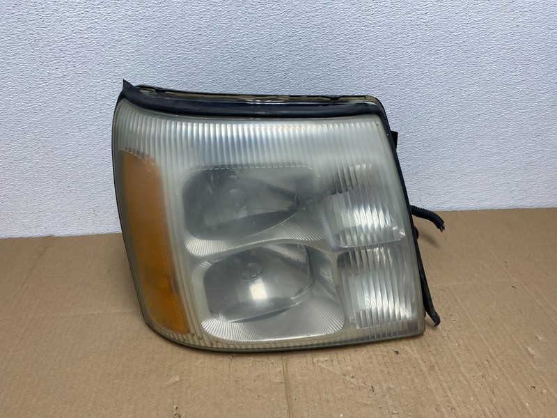 2002-2006 Cadillac Escalade Right Passenger Side Xenon HID Headlight Oem AB8127