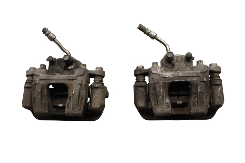 11-17 Hyundai Genesis G80 Rear Right & Left Brake Calipers Bracket Set Oem