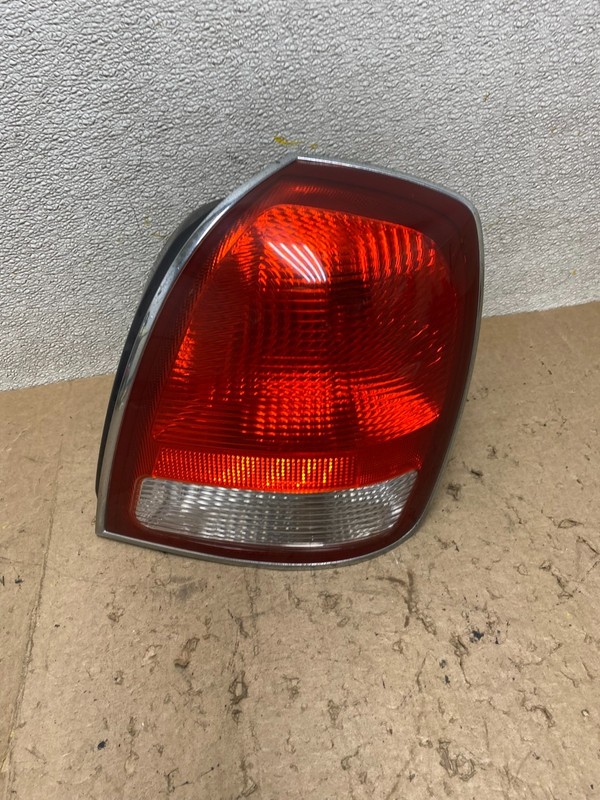 2001-2003 Hyundai XG300 XG350 XG Right Passenger Side Tail Light Oem X2416 DW