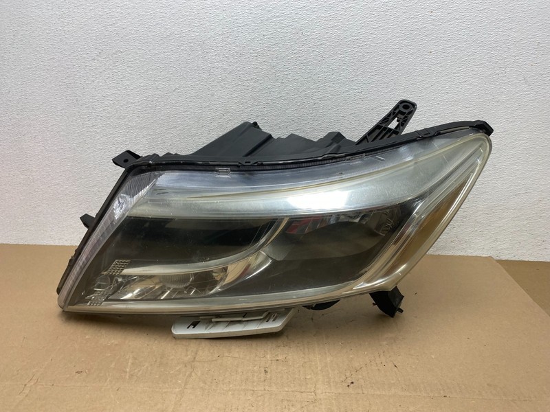 2013 to 2016 Nissan Pathfinder Left Driver LH Side Headlight Halogen OEM AE6759