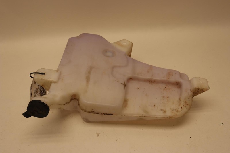 2020-2023 CHEVY SILVERADO 2500HD FRONT WINDSHIELD WASHER FLUID RESERVOIR OEM