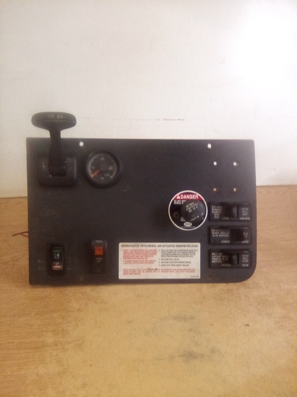 Freightliner Cascadia 22-60660-000 Switch Dash Panel