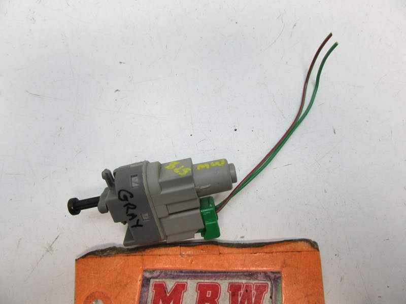 ESCAPE MARINER TRIBUTE BRAKE PEDAL SWITCH LIGHT CRUISE ACTUATOR BOX GRAY WIRE