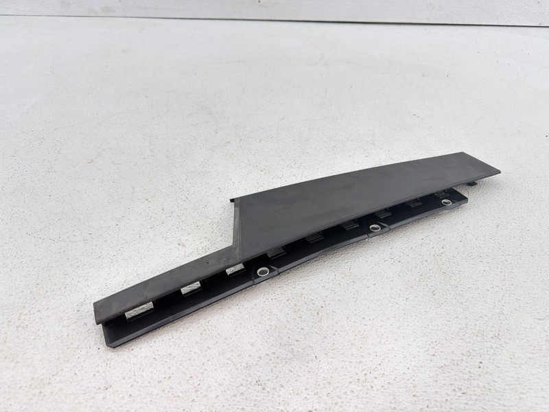 2015 - 2022 JEEP RENEGADE REAR RIGHT SIDE DOOR WINDOW FRAME TRIM COVER PANEL OEM