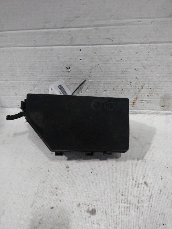 2022 Volvo XC40 Fuse Box OEM 314738675 314738683 37000 Miles White