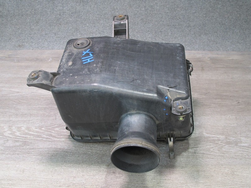2003-2007 LEXUS UZJ100L LX470 ENGINE AIR INTAKE CLEANER FILTER BOX HOUSING