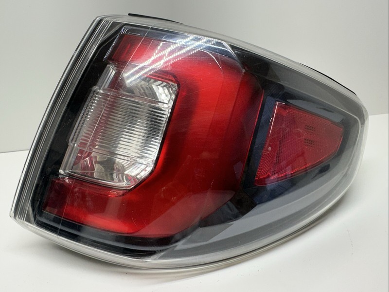 23236015 | 2013 - 2017 GMC Acadia Passenger Right RH Outer LED Tail Light Lamp