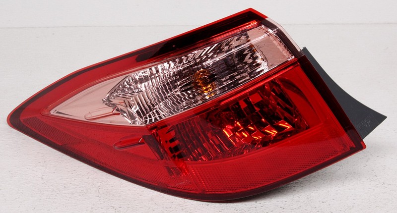 OEM Toyota Corolla Sedan Left Driver Side Halogen Tail Lamp Trim Chipped