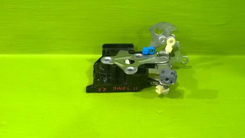 16 17 18 SPARK PASSENGER RIGHT FRONT DOOR LOCK LATCH OEM 997-51