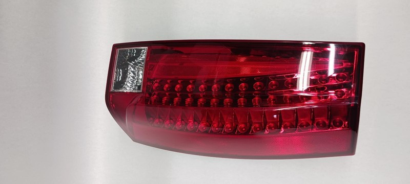 07-'14 CADILLAC ESCALADE Right passenger Taillight quarter mounted OEM