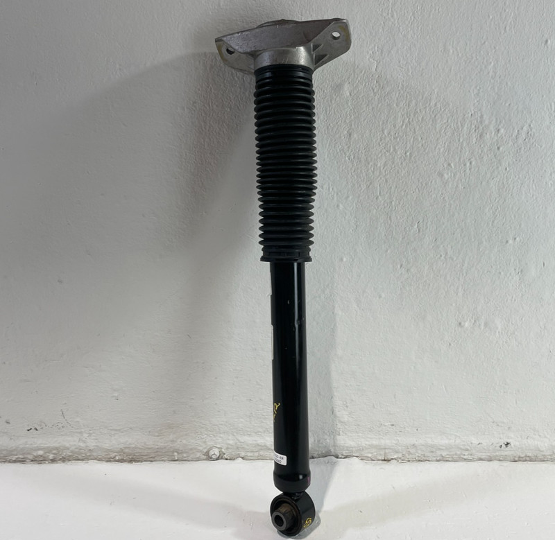 22-24 HYUNDAI TUCSON AWD REAR LEFT OR RIGHT SHOCK STRUT ABSORBER 2.5L # 105082