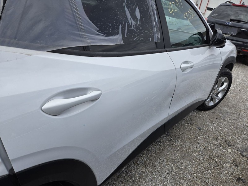 Passenger Right Rear Side Door Without Keyless Entry Fits 24-25 TRAX 3590149