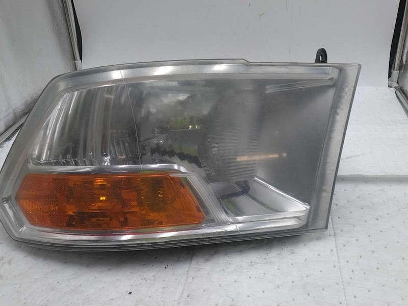 2009 Dodge 1500 Pickup Right Headlight Assembly Grey OEM Used 85151