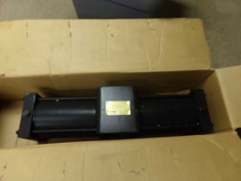 Parker Hydraulic Cylinder HP4.5-190-AX2-97 28" Long *FREE SHIPPING*
