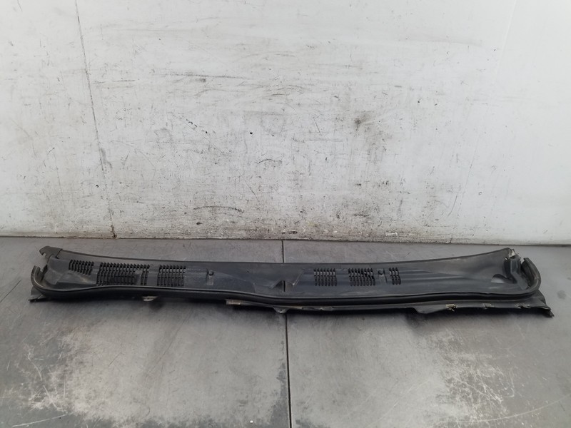 2003 03 04 Mercury Marauder Windshield Cowl #6869 H6