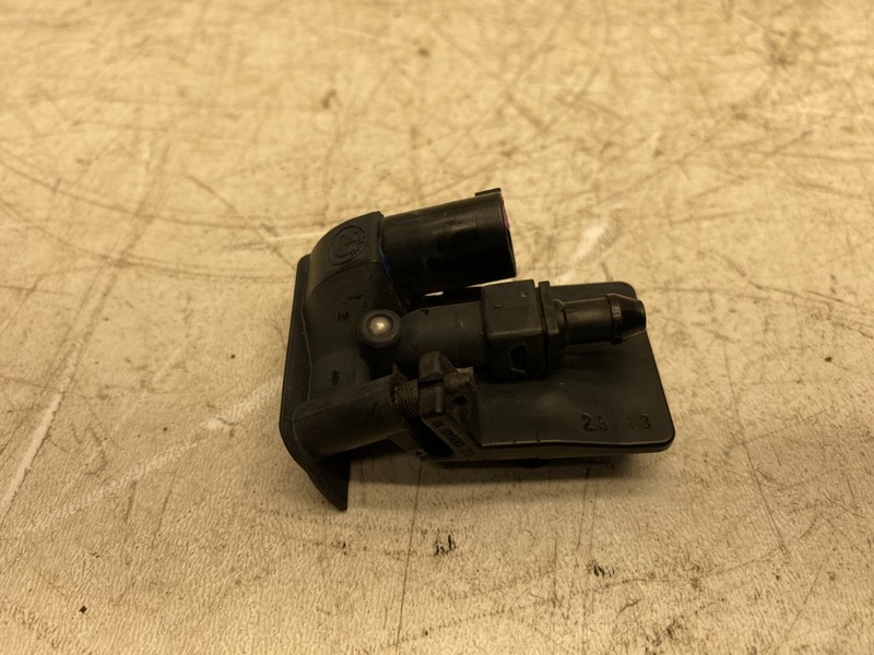 2012 -2015 BMWLEFT OR RIGHT FRONT WINDSHIELD WIPER WASHER SPRAY JET NOZZLE OEM