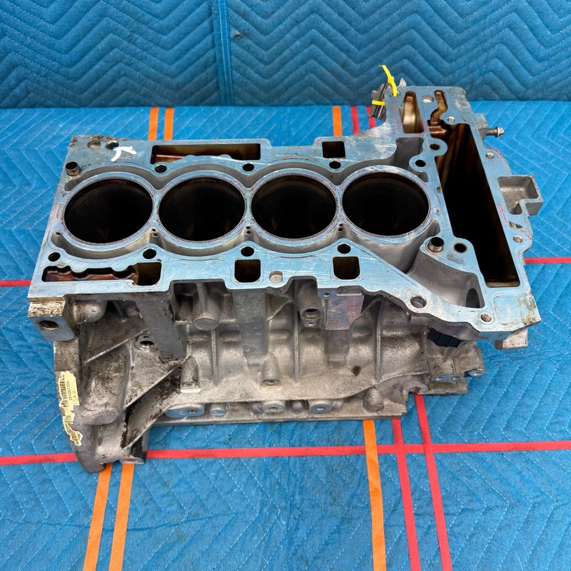2012–2016 BMW 328i F30 N26 2.0L Engine Cylinder Block OEM 7587601