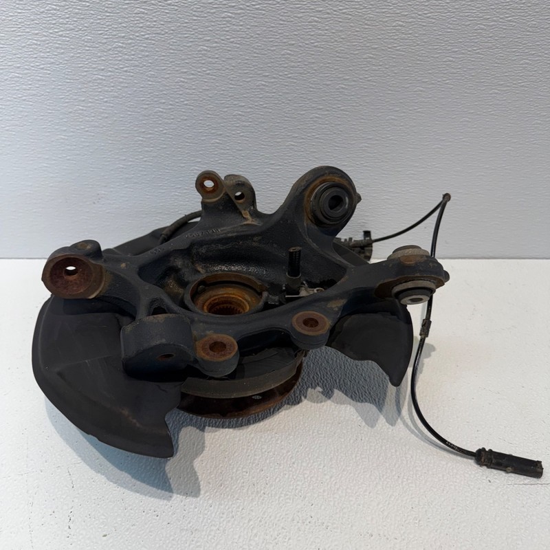 BMW F30 320i Rear Right Passenger Side Spindle Knuckle Hub 6792522 OEM