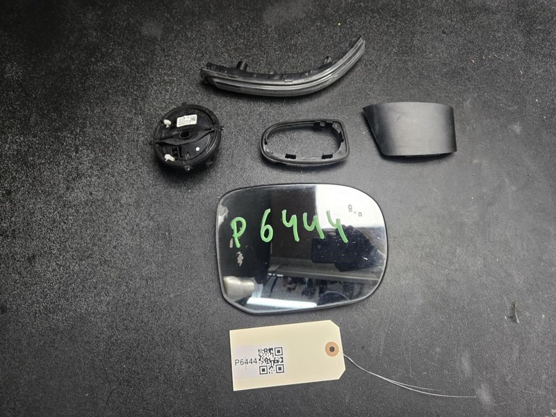 Front Right Door Mirror Glass + Parts Set 2023 Genesis G70 87621-G9120 2019-2022