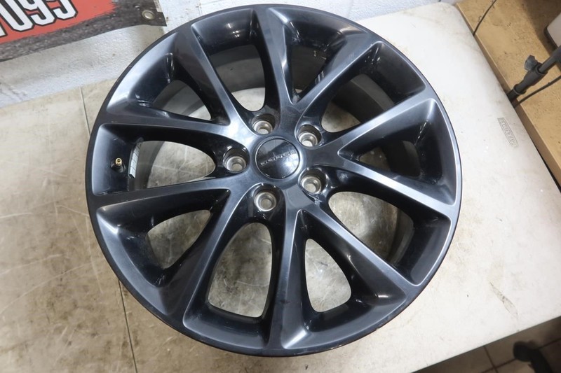 2011-2020 Dodge Durango OEM 20x8 5 V-Spoke Painted Black 6GA73DX8AA