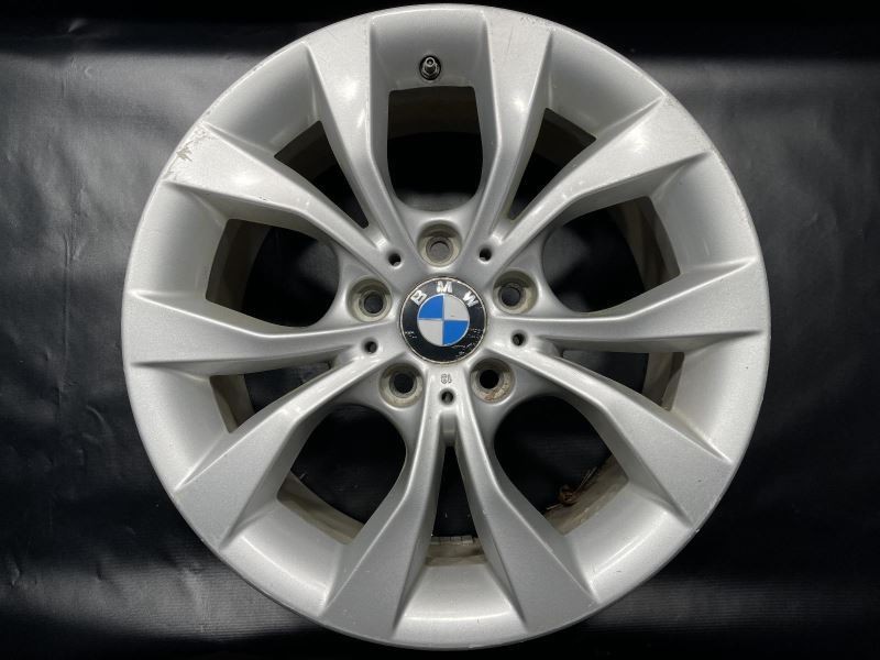 2012-2015 BMW X1 17X7 1/2 ALLOY 5 FLAT V-SPOKE B-CONDITION SCRATCHES 51391