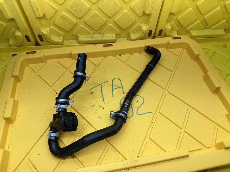 2015-2018 Porsche Macan HVAC Heater Cooler Hose Pipe Valve Solenoid