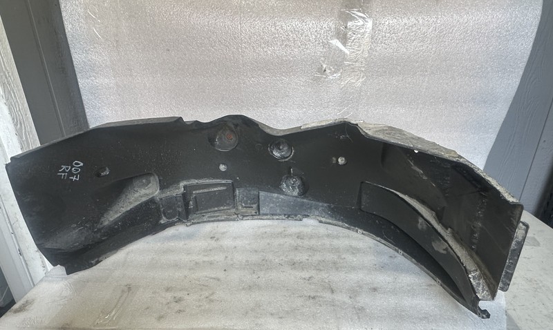 2014-18 RAM 2500 Laramie Right Front Passenger Inner Fender Liner OEM