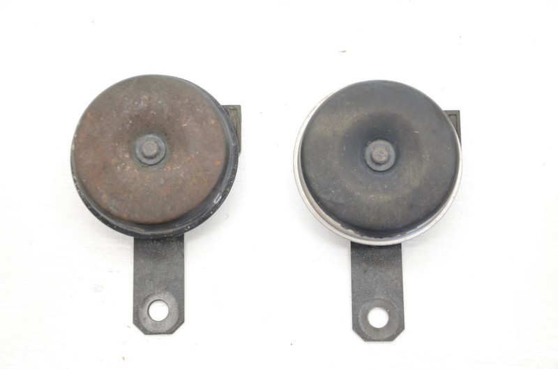 96-02 Toyota 4Runner 4WD Pair of Horns 8652060140 AND 8651060180