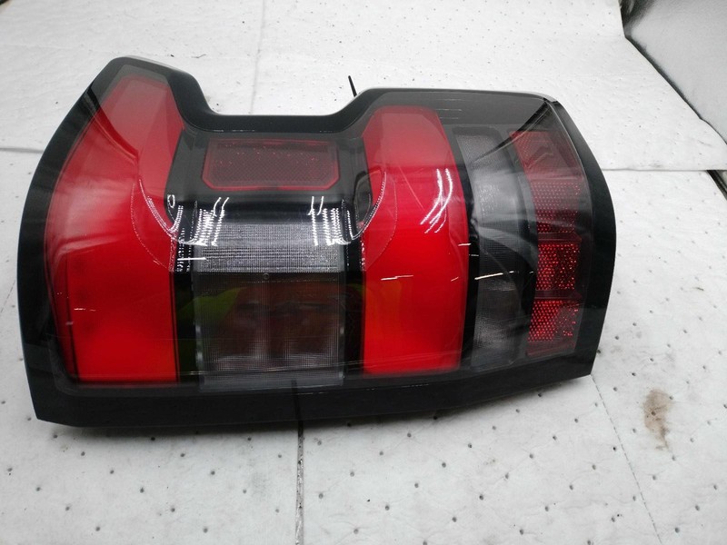 2022-2023 Nissan Frontier Right Tail Light Assembly Grey 731210 Used 113K Miles