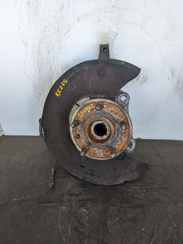 Passenger Right Front Spindle/Knuckle Fits 10-15 CAMARO 1180631