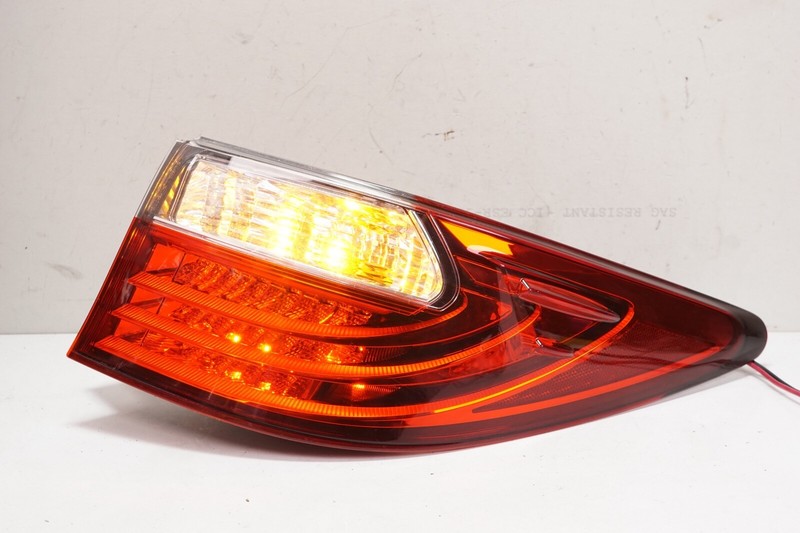 LEXUS ES300h ES350 Right RH Outer Tail Lamp Tail Light OEM 2013 - 2015