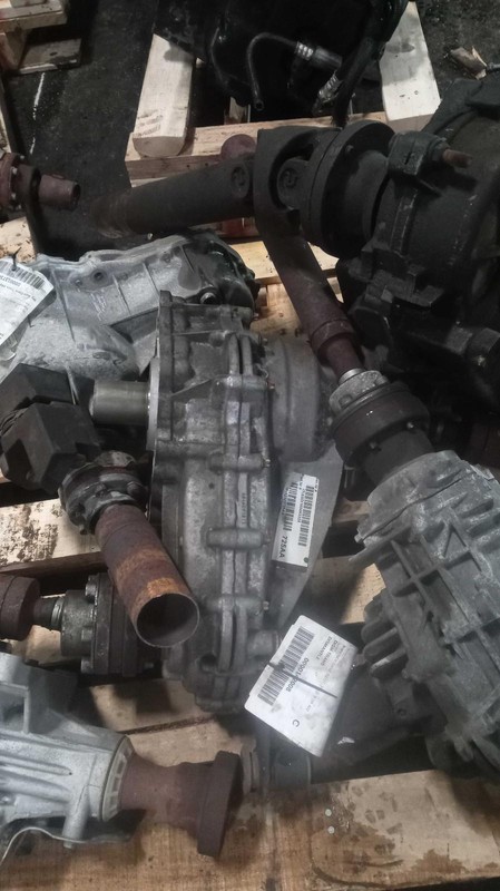 2014 Jeep Grand Cherokee Transfer Case Assembly OEM 144K Miles 4WD