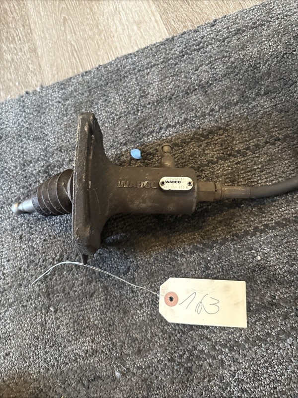 International Wabco Clutch Slave Cylinder - P/N:3866376C91