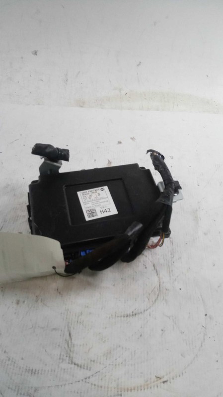 Used Body Control Module fits: 2020 Hyundai Kona Body Control BCM RH dash US mar
