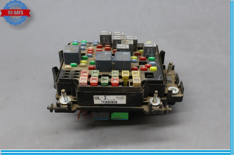 03-06 Hummer H2 Engine Fuse Relay Junction Box Block Fusebox 15201930 Oem