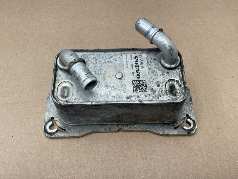 18 19 20 21 22 Volvo XC60 Engine Motor Oil Cooler 2.0L 1603 OEM