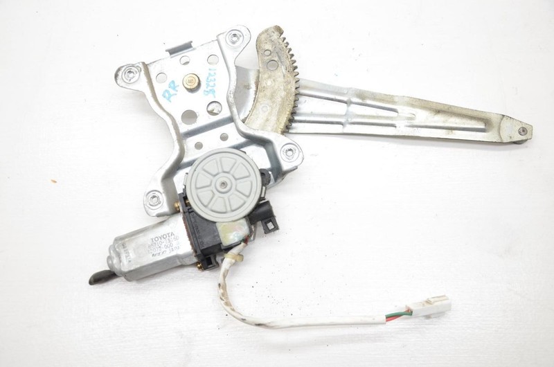96-02 Toyota 4Runner 4WD Passenger Right Rear Door Window Regulator and Motor
