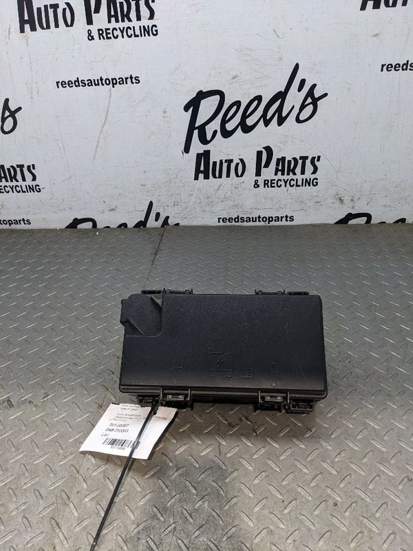 Chassis ECM Multifunction Includes Fuse Box Fits 15-20 CARAVAN 1189666