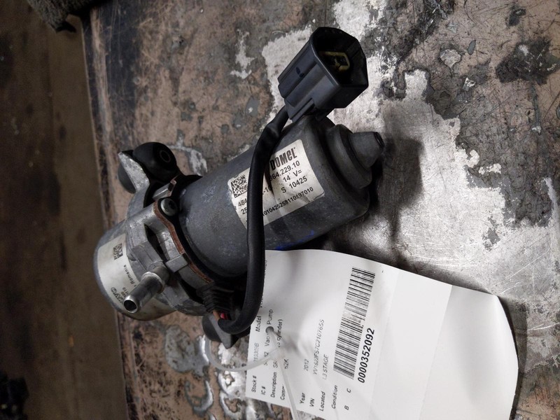 12 VOLVO S60 Vacuum Pump T5 5 cylinder 62k miles OEM