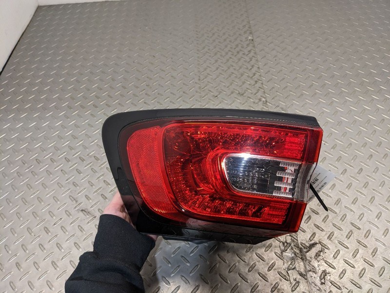 Passenger RH Tail Light Quarter Panel Mounted LED Fits 14-18 CHEROKEE 1148067
