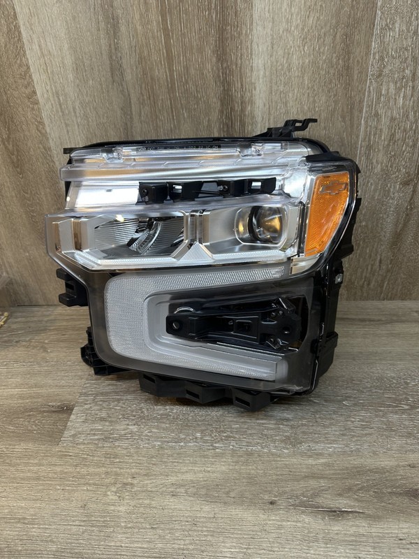 2022-24 CHEVROLET SILVERADO LH HEADLIGHT ASSY OEM PART # 85856478
