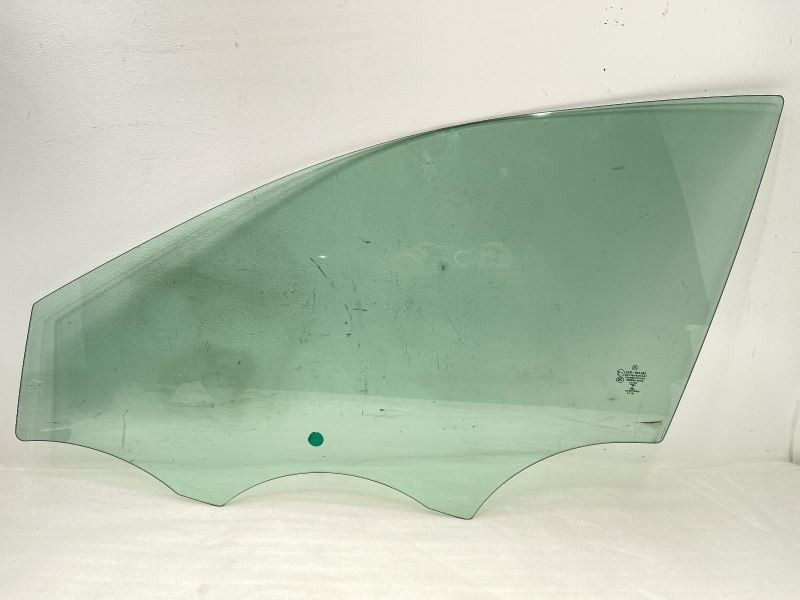 2015-2020 MERCEDES GLA 250 LEFT FRONT DOOR WINDOW GLASS 51461