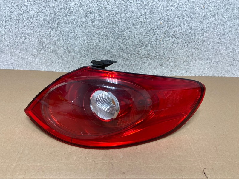 2009-2012 Volkswagen CC Right Passenger RH Side Tail Light OEM AE4899 LK