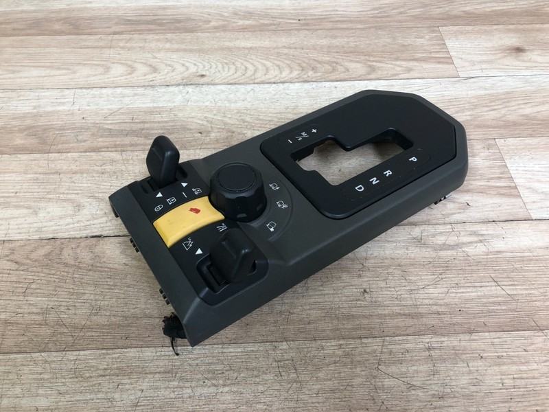 LAND ROVER LR3 OEM FRONT CENTER CONSOLE SHIFTER PANEL TERRAIN SWITCH 05-09 2