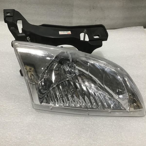 2000-2002 Chevrolet Cavalier RH Passenger Headlight Lamp Assembly OEM 22666741